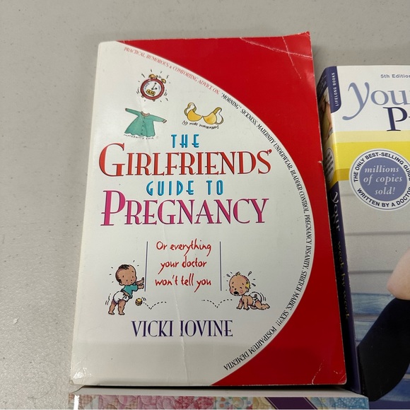 Set of 4 Pregnancy Books for Expecting Mothers - Picture 2 of 5